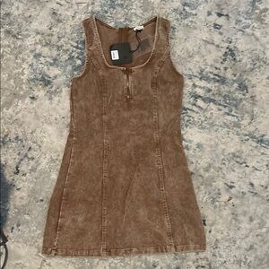 NWT Brown Sleeveless Dress